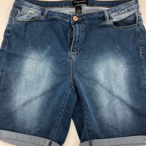 Women’s Shorts size 22